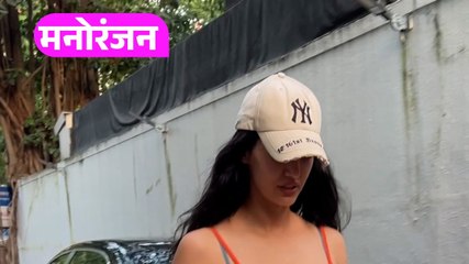 Orange Dress में Disha Patani का ग्लैमरस लुक