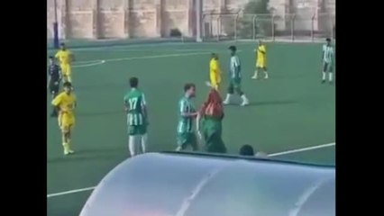 Manduria: Vicepresidente espulsa dopo gesto offensivo verso l'arbitro 😮