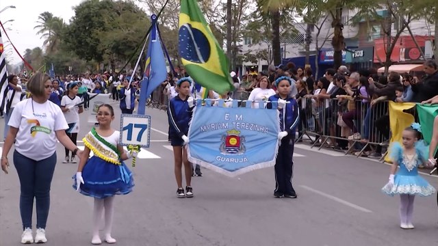 Guarujá celebra a Independência com desfile cívico-militar que atrai milhares de pessoas