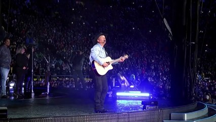 The Thunder Rolls - Garth Brooks (live)