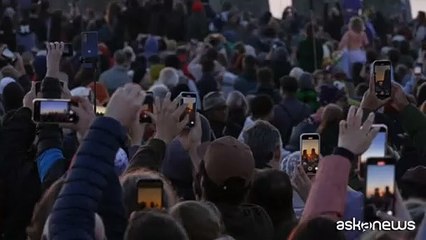 Lo spettacolo dell'alba a Stonehenge per il solstizio d'estate