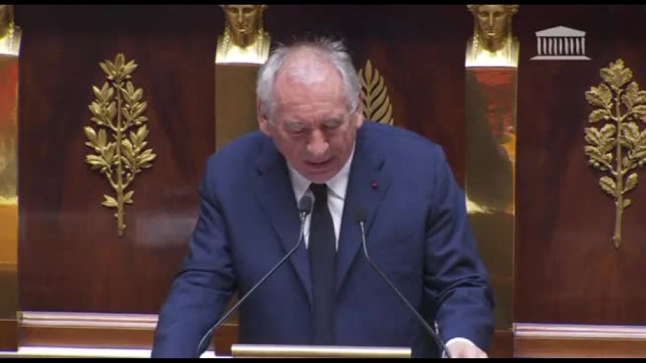 Francia, Bayrou prima della fiducia: il Paese è in prognosi riservata