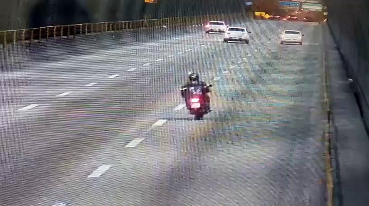 Motoboy morre em colisão no Túnel Antonieta de Barros em Florianópolis