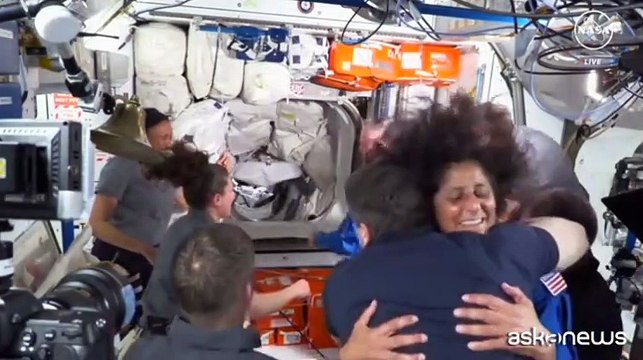 Spazio, primo storico attracco all'Iss della navetta Starliner con equipaggio