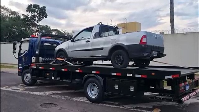 Strada furtada de manhã é encontrada largada no Cascavel Velho