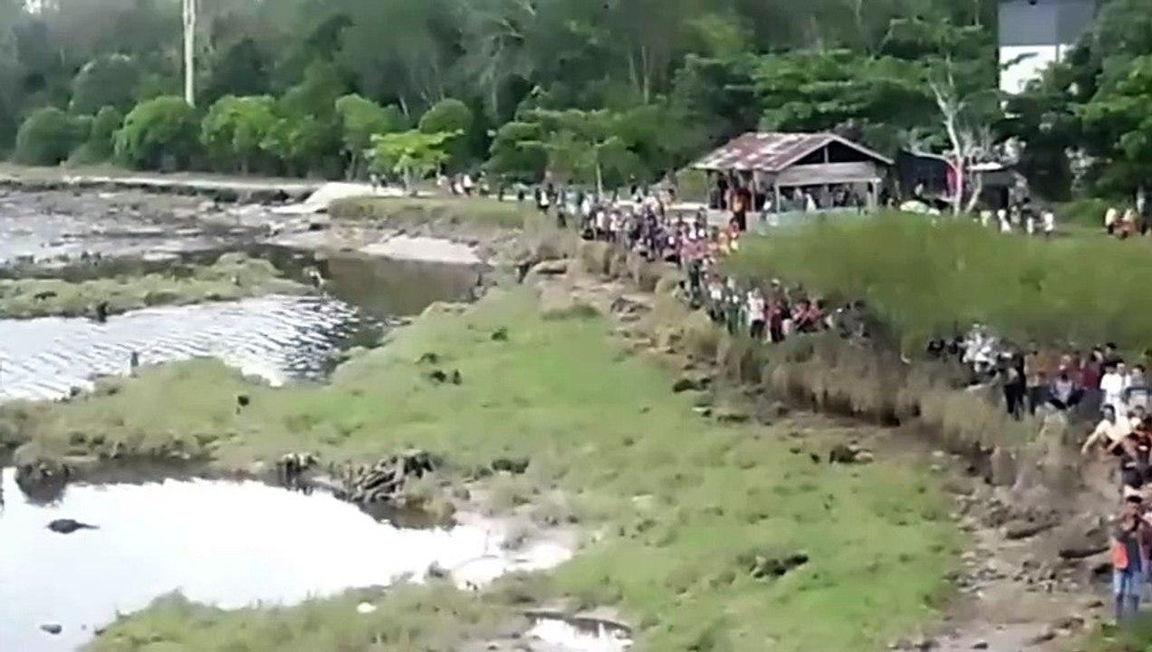 Most Horrific Monster Tsunami Caught On Camera - Natural Disasters #MonsterTsunami #Horrific #Disasters