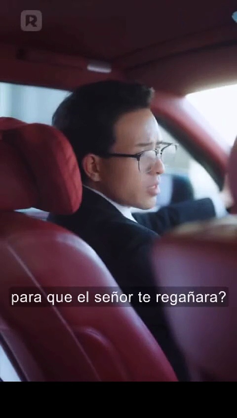 Enredada con el CEO en Español