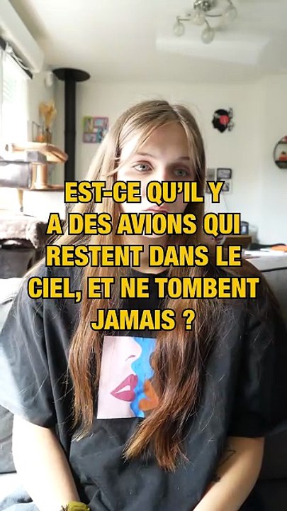 Est-ce qu'il y a des avions qui restent dans le ciel