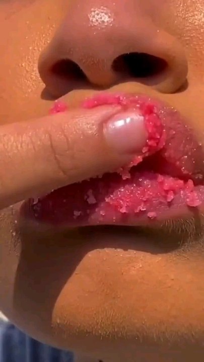 Get Soft, Pink Lips! 💋🔥 DIY Lip Jam (Sugar, Honey, Coconut Oil, Vaseline) & Lip Moisturizer (Vaseline, Shea Butter, Aloe Vera, Lemon, Coconut Oil)