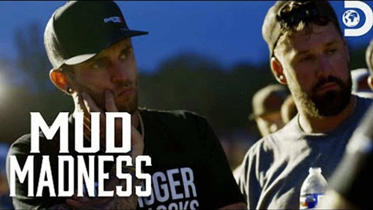 The Racers Go Head-to-Head | Mud Madness | Discovery