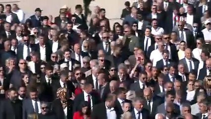 Anıtkabir'i ziyaret eden Özgür Özel'in Anıtkabir Özel Defteri'ne yazdıkları dikkat çekti