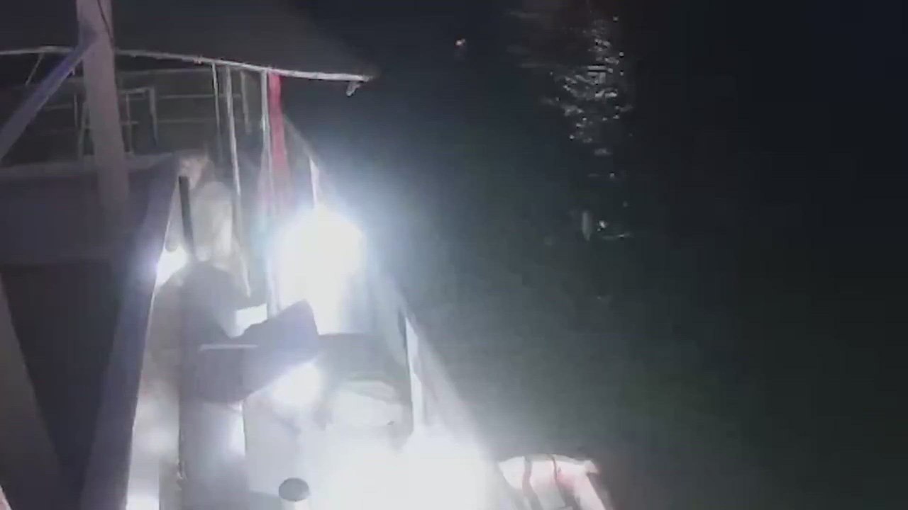 Un dron ataca el barco de la flotilla con ayuda para Gaza en el que viaja Greta Thunberg y provoca un incendio en la cubierta