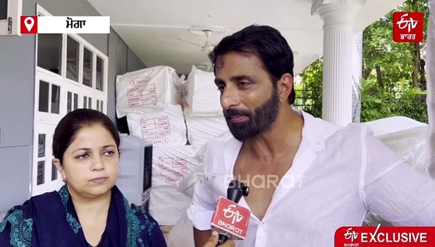 ਹੜ੍ਹ ਪੀੜਤਾਂ ਦਾ ਹੌਸਲਾ ਵਧਾਉਣ ਮੁੰਬਈ ਤੋਂ ਸਿੱਧਾ ਪੰਜਾਬ ਪਹੁੰਚਿਆ ਮੋਗਾ ਦਾ ਇਹ ਗੱਭਰੂ, ਕਿਹਾ-ਮੈਂ ਪੰਜਾਬ ਨਾਲ ਹਮੇਸ਼ਾ...