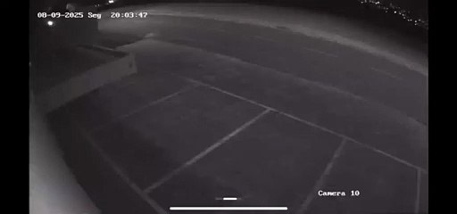 Novas imagens mostram muro de empresa em Umuarama sendo destruído por carro