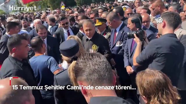 15 Temmuz Şehitler Camii'nde cenaze töreni... İzmir şehitleri son yolculuğuna uğurlandı