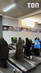 Somalie : des femmes en abaya et baskets surprennent en s’entraînant sur des tapis de course