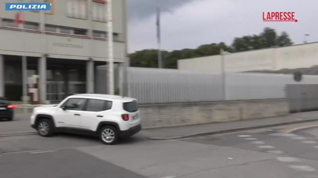 Terrorismo: arruolava giovani stranieri a Brescia, arrestato. Le immagini della Polizia