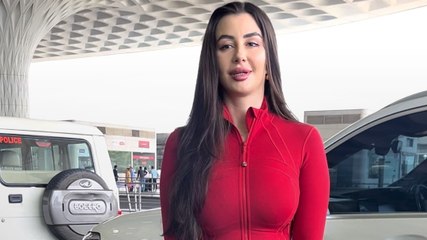 एयरपोर्ट पर कैजुअल लुक में Georgia Andriani!