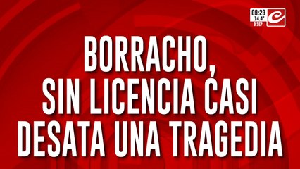 Borracho sin licencia chocó a varios autos y agredió a dos mujeres policías