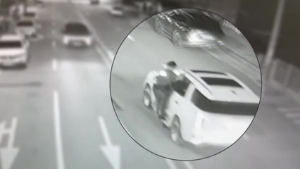 검문 요청 무시·경찰 매달고 음주 운전 30대 송치 / YTN