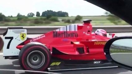 Polícia prende piloto misterioso que andou com "Ferrari de corrida" pelas vias públicas durante 6 anos