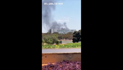 Banheiro químico é incendiado próximo à Catedral