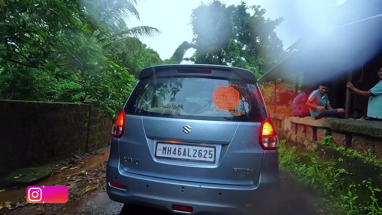 कोकणातील रस्ता, पाऊस आणि ? आणि काही नाही !