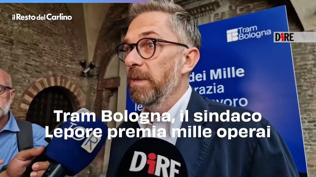 Tram Bologna, il sindaco Lepore premia mille operai: video
