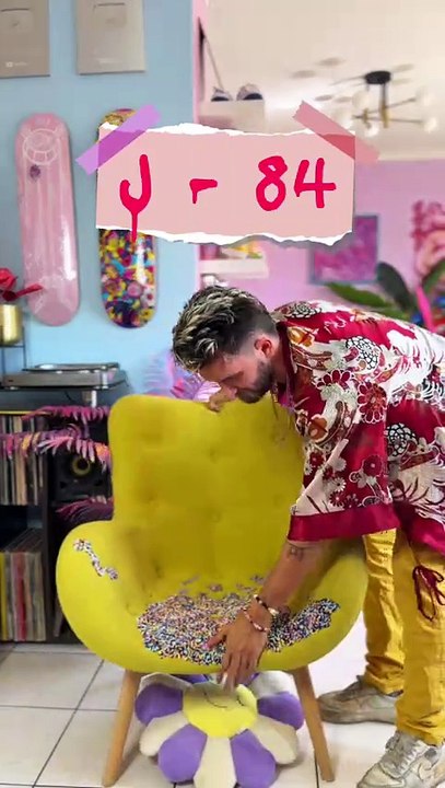Je met des épingles sur ce fauteuil jusqu'à le remplir !