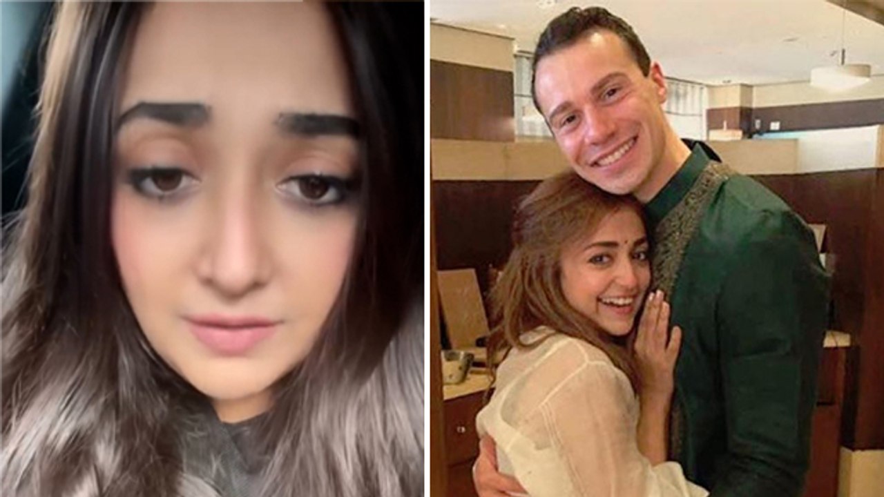 Singer Monali Thakur Divorce Confirmation Post Viral, Unfollowed Husband Maik Richter And Delete...
