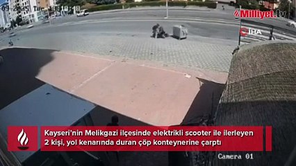 Kazayı görenler kahkahalara boğuldu! Yol kenarındaki konteyner...