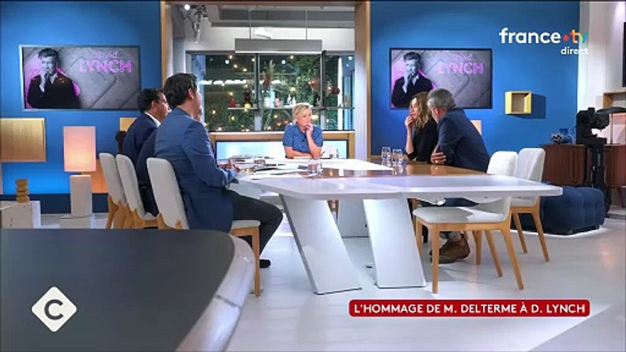 Marine Delterme et son mari Florian Zeller - Montée des marches du film « Triangle of Sadness (Sans filtre) » lors du Festival International du Film de Cannes. © Olivier Borde / Bestimage