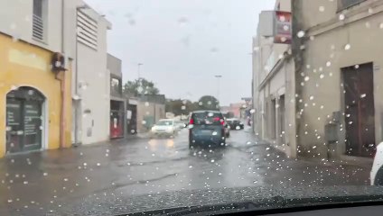 Oristano, con la prima pioggia le strade si trasformano in fiumi