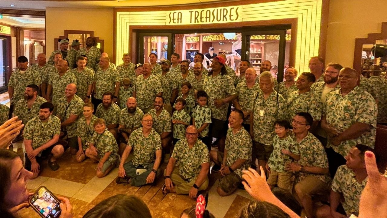 60 Strangers Prank Husbands Into Wearing Same Shirt On Disney Cruise | Happily TV