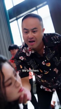 Poor Girl Was Chased by Killers, but Unexpectedly, Kind CEO Rescued Her and Took Her Home to Spoil!