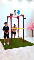 Sumo Wrestler Vs Balloons