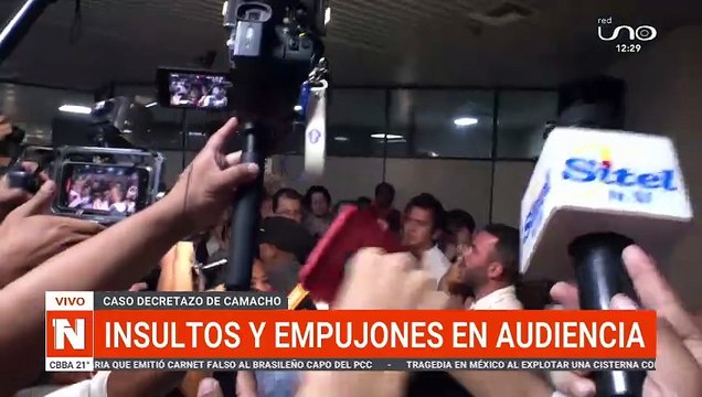 Insultos y empujones en audiencia del caso decreto 373