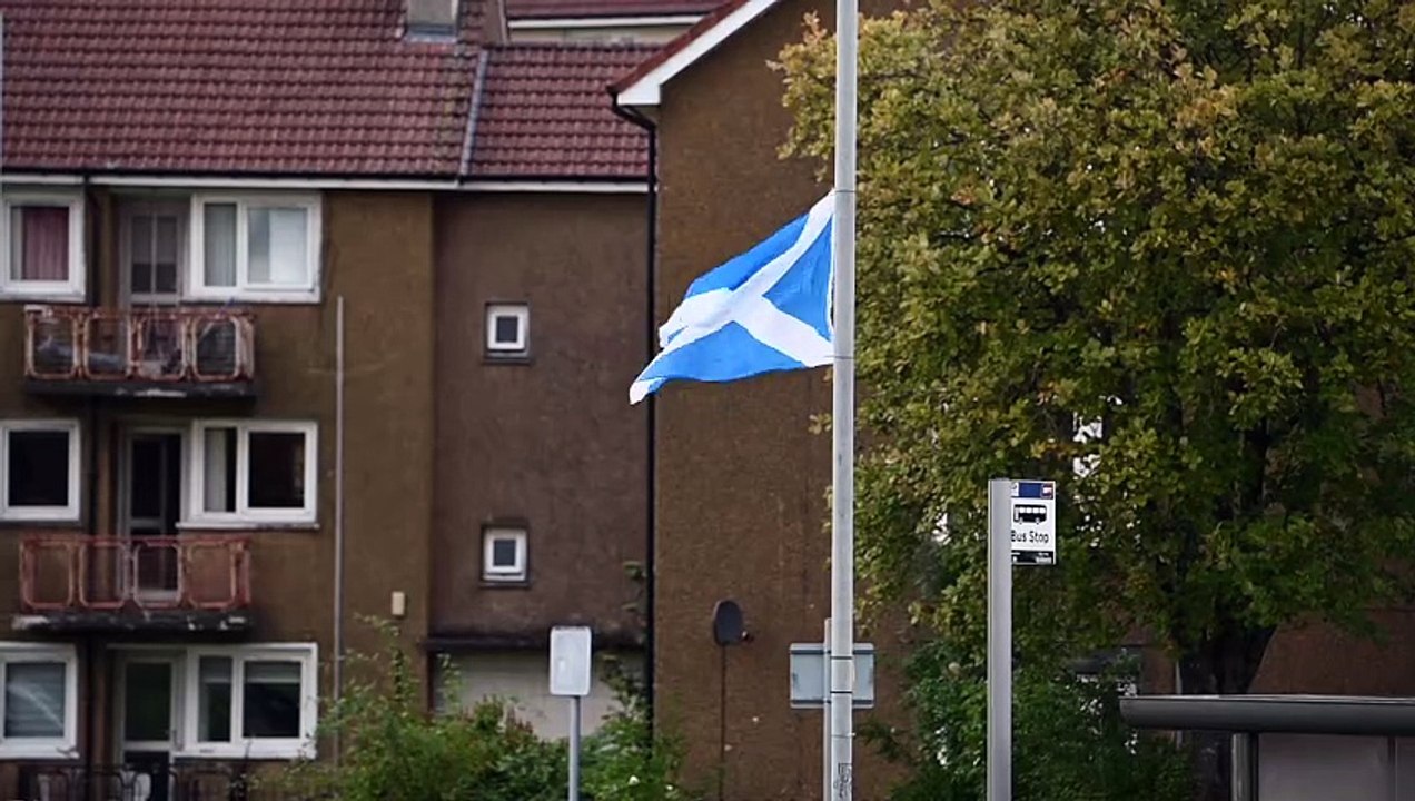 Saltires on lamppost's to be removed