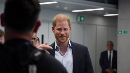 Prince Harry visits Centre for Blast Injury