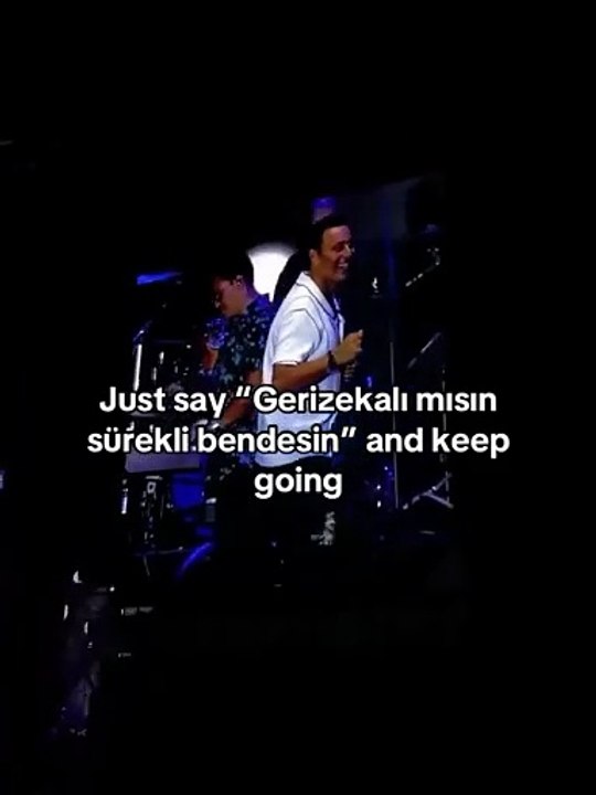 Sahne emekçisine hakaret eden Mustafa Sandal'a tepki yağdı