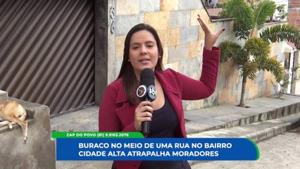 Buraco em rua causa transtornos a moradores da Cidade Alta em Caruaru: Uma solicitação à Compesa e Prefeitura