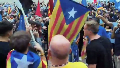 Aliança Catalana echa a TV3 del Fossar de les Moreres