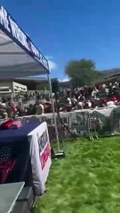 Charlie Kirk, activista y comentarista, muere tras ser baleado en una universidad en Utah