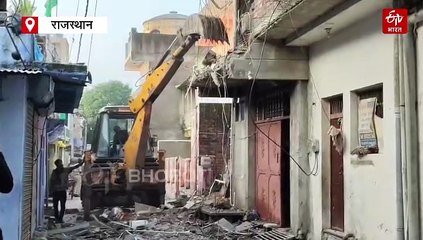 झालावाड़ में पुलिस का बुलडोजर एक्शन, तस्कर भाइयों के अवैध निर्माण को किया मटियामेट