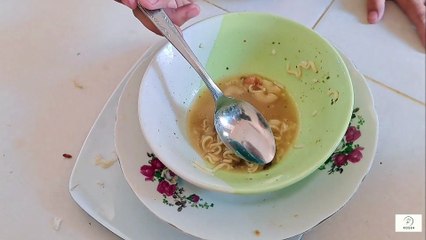 👉 “Seniors Over 60—Do Not Depend on Instant Noodles – Full of Salt, Low in Real Nutrition”