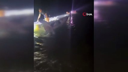 Bursa'da batan balıkçı teknesindeki 3 kişiyi trafik polisi kurtardı