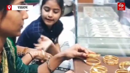 सोने की रिकॉर्ड तेजी से कारीगरों की रोजी रोटी पर संकट, घट गई जेवराती सोने की डिमांड