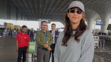 Actress Tripti Dimri Airport पर हुईं कन्फ्यूज!