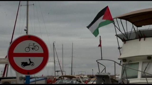 Attivisti in attesa, rinviata la partenza per Gaza della flottiglia