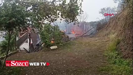 Artvin’de 2 katlı ev yandı